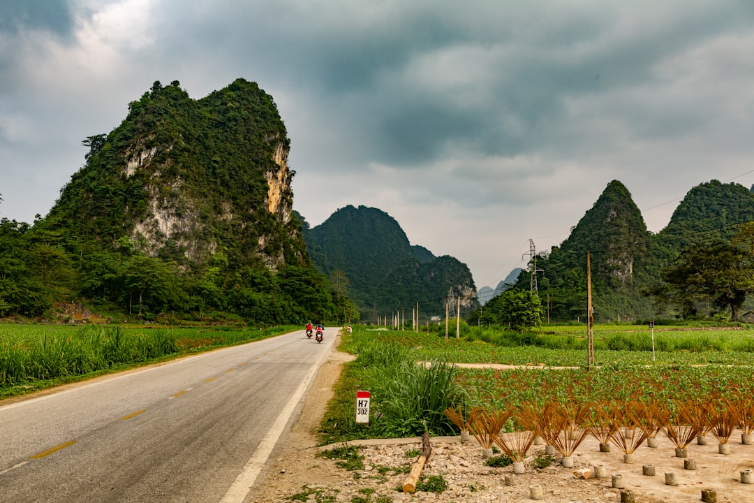 Thuê Xe Du Lịch Khám Phá Miền Bắc Đẹp Như Thước Phim