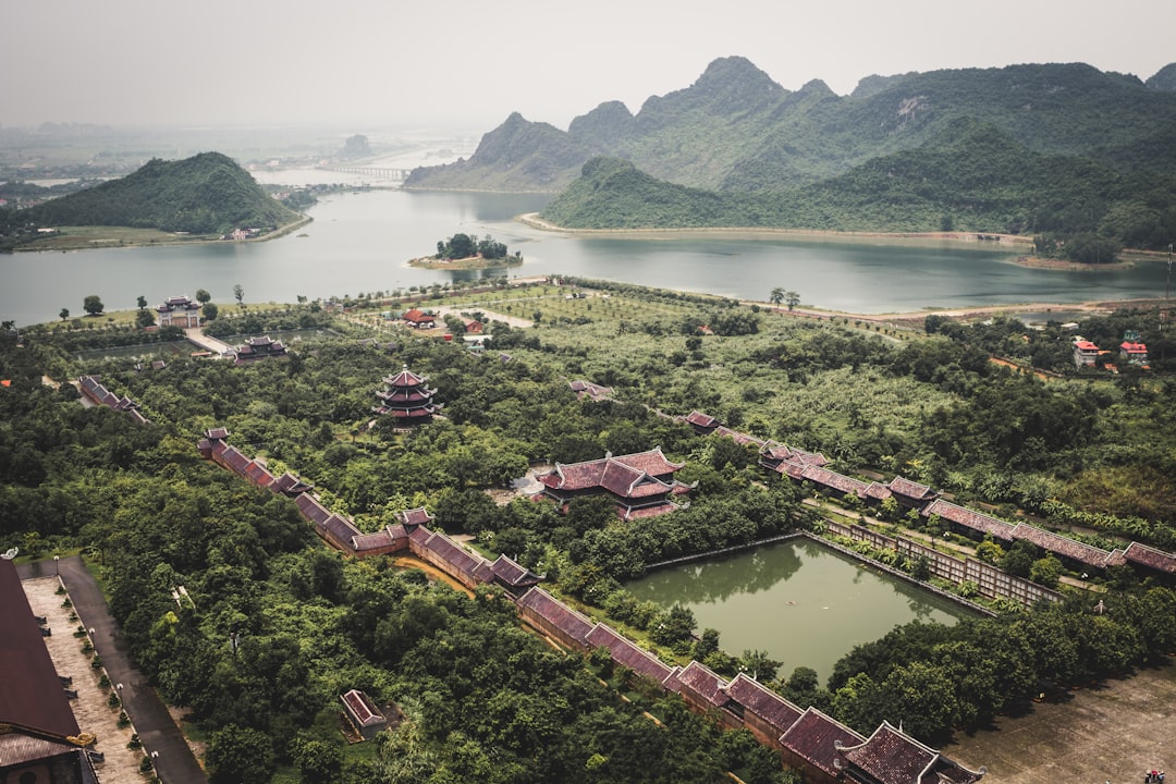 Săn bướm rừng Cúc Phương và check-in cây ráy khổng lồ Ninh Bình