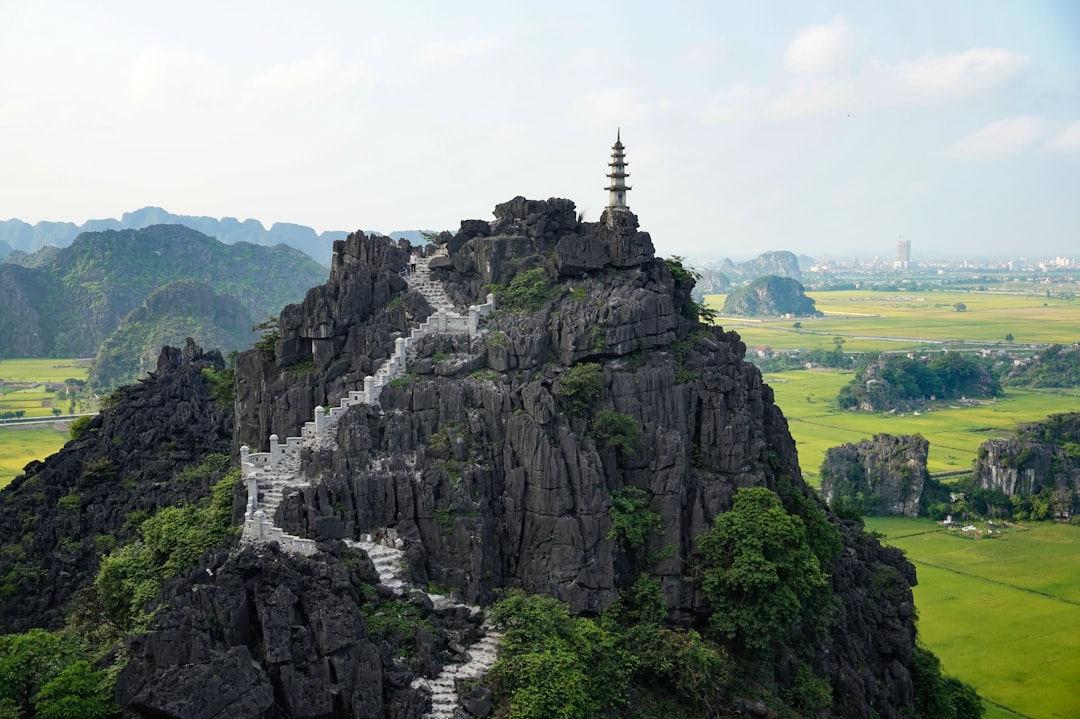 Du lịch Ninh Bình tạm dừng đón khách do mưa lớn mới nhất