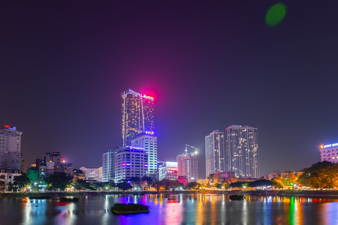 Khai Thác Du Lịch Đêm Miền Bắc Và Thuê Xe Du Lịch